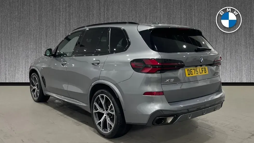 Gebraucht BMW X5 M Sport 347 PS (255 kW) 2025 Grau SUV