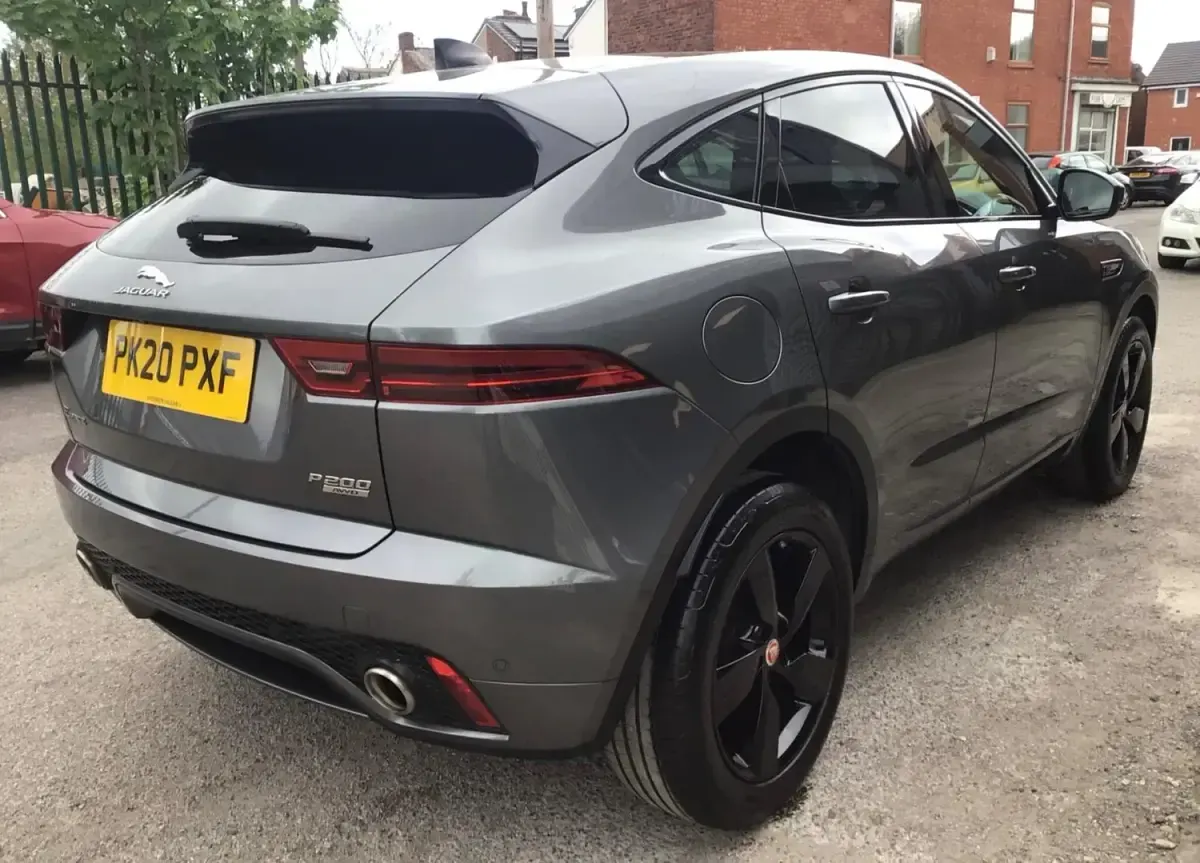 Usado Jaguar E-Pace Chequered Flag 2020 Cinzento SUV