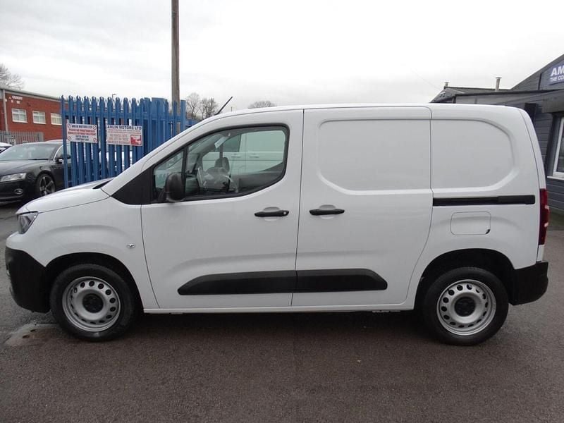 Used Peugeot Partner Premium 2023 White MPV