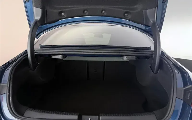 Used Mercedes E250 AMG line 218 HP (160 kW) 2023 Blue Sedan