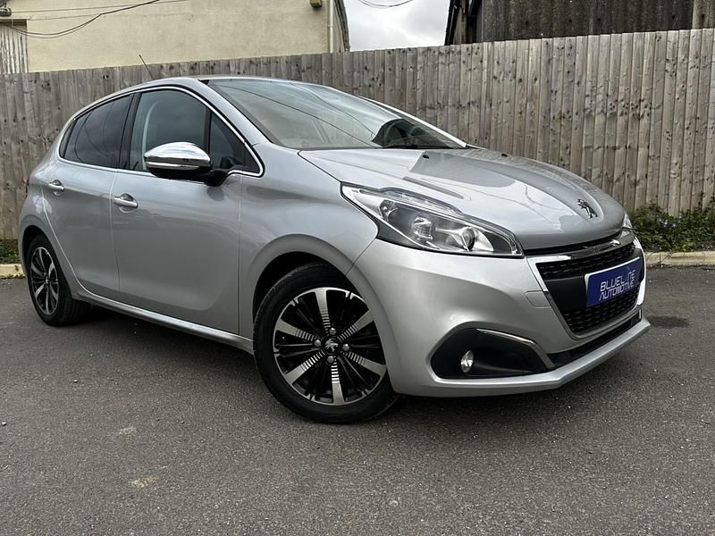 Used Peugeot 208 Allure Premium 2018 Silver Hatchback