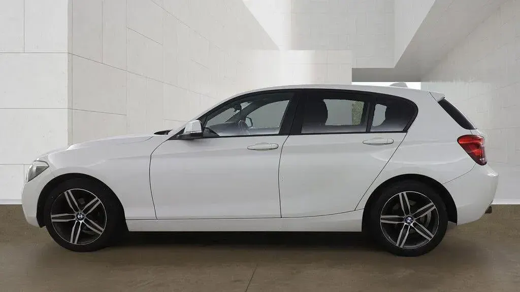 Used BMW 116 Sport Line 2014 White Hatchback