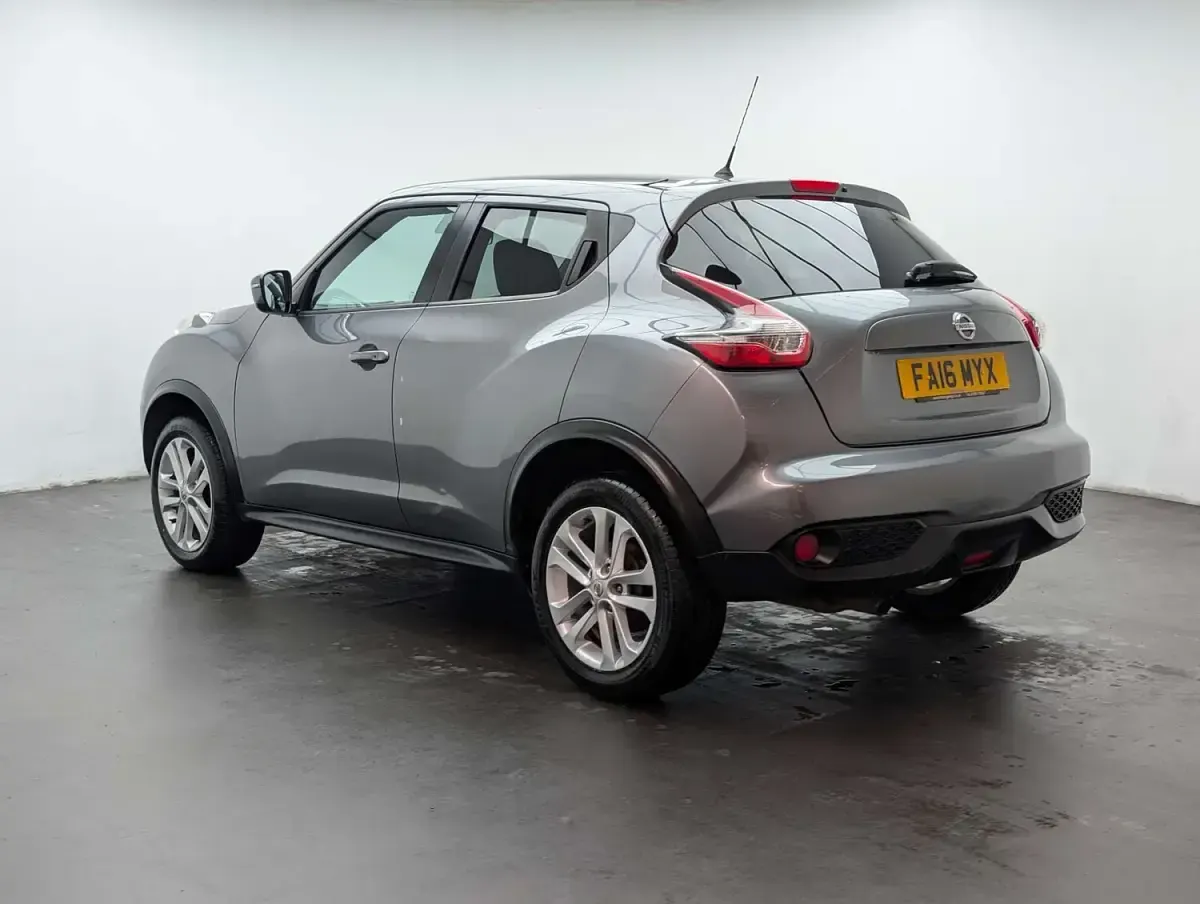 Used Nissan Juke N-Connecta 115 HP (84 kW) 2016 Grey SUV
