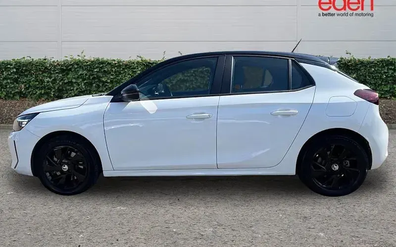 Used Vauxhall Corsa-e 100 kW (136 HP) 2024 White Hatchback