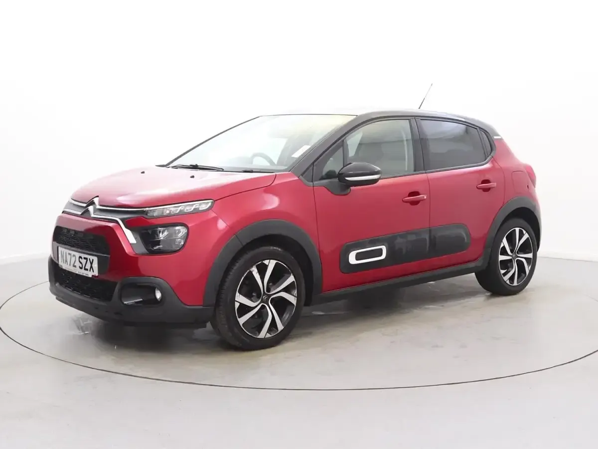 Begagnad Citroën C3 PureTech 2022 Röd Halvkombi