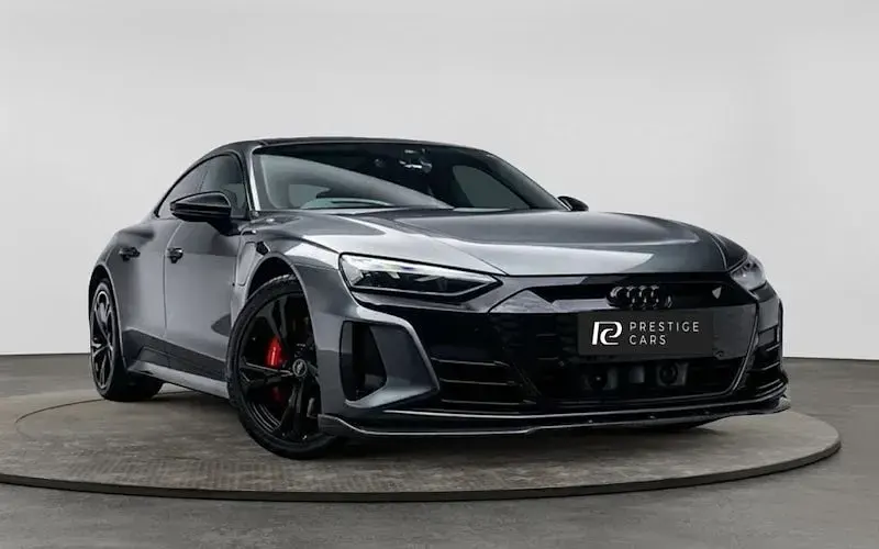 Used Audi e-tron GT quattro Comfort 389 kW (530 HP) 2021 Sedan