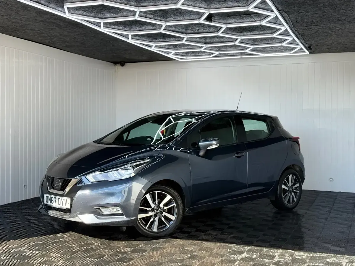 Usado Nissan Micra Acenta 90 HP (66 kW) 2017 Cinzento Citadino