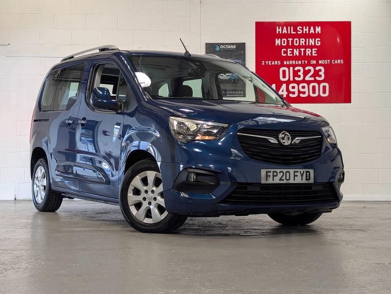 Night blue Used 2020 Vauxhall Combo S MPV | £11,150 (Fair price) - Image 1/4