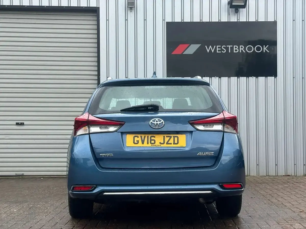 Used Toyota Auris Business Edition 2016 Blue Estate