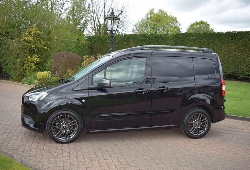 Używany Ford Transit Sport 100 KM (73 kW) 2021 Czarny Van