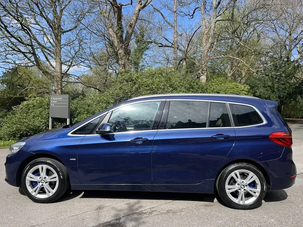 Used BMW 216 Luxury Line 116 HP (85 kW) 2015 Blue Estate