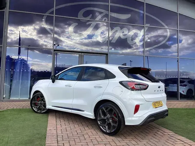 Used Ford Puma ST 2023 Frozen white SUV