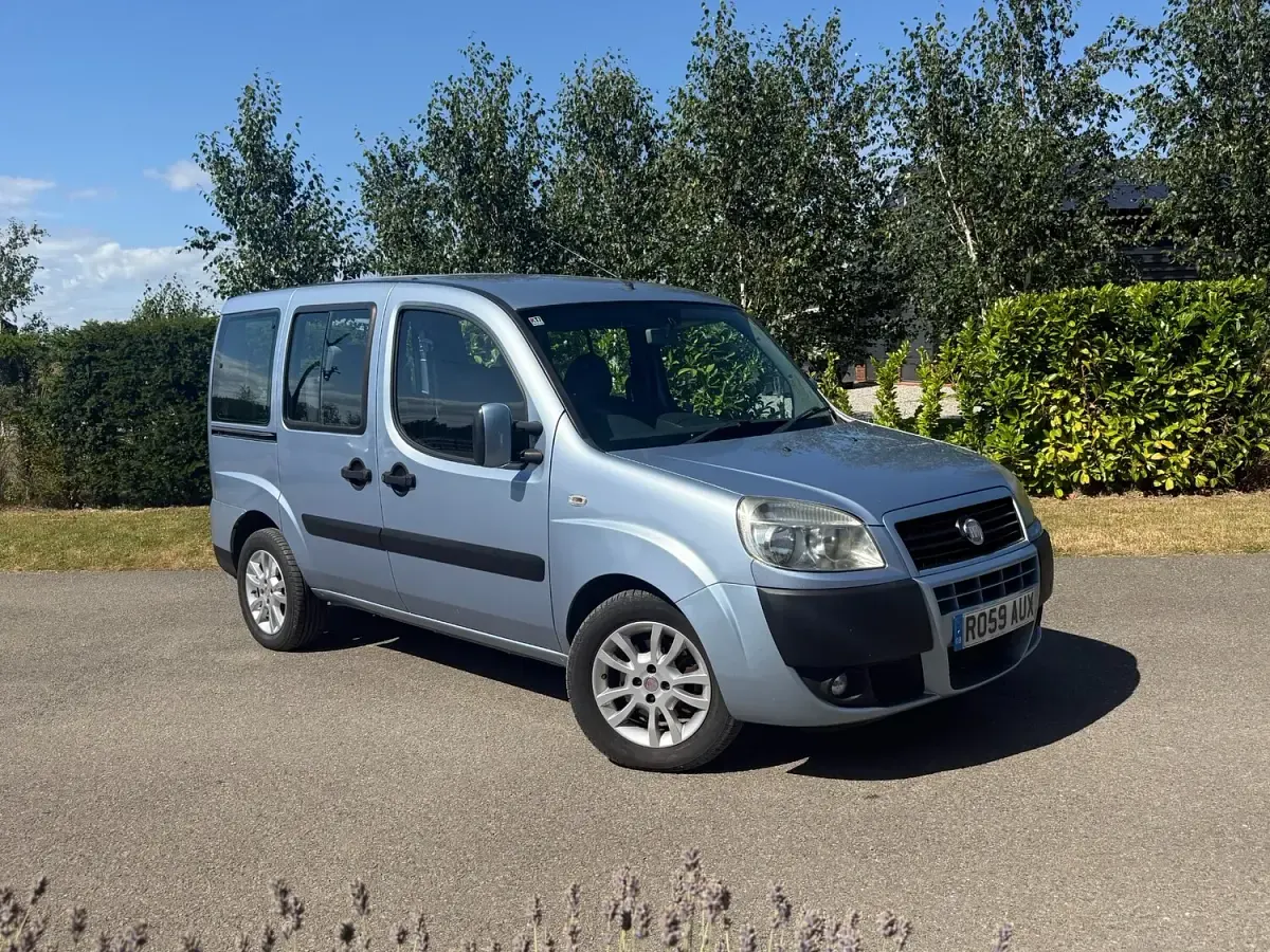 Used Fiat Doblò Dynamic 2009 Blue MPV