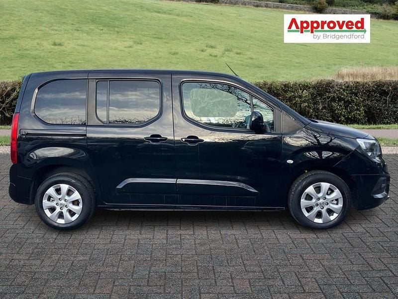 Used Vauxhall Combo 100 HP (73 kW) 2021 Black MPV