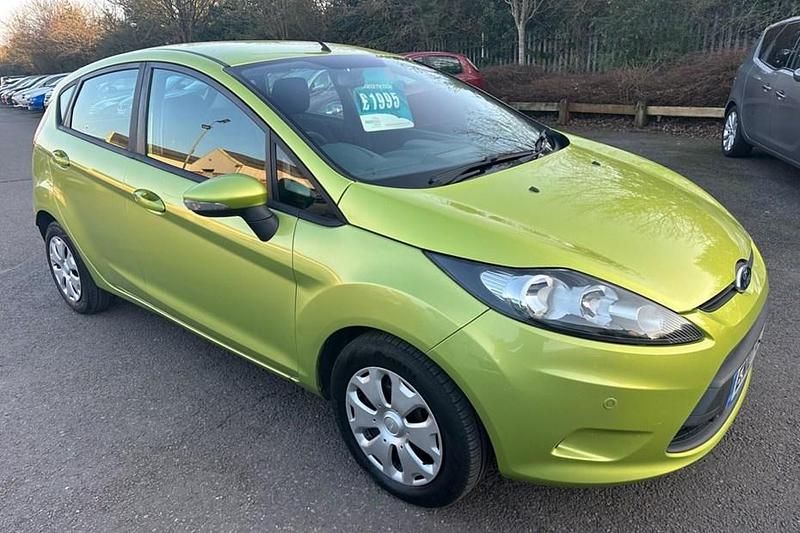 Used Ford Fiesta 95 HP (69 kW) 2010 Red Hatchback