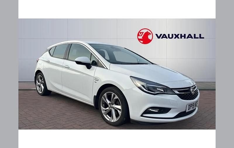 Used Vauxhall Astra SRi 150 HP (110 kW) 2019 White Hatchback