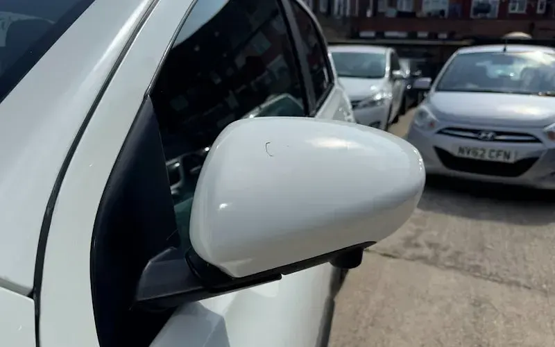 Used Nissan Qashqai N-TEC 117 HP (86 kW) 2013 White SUV