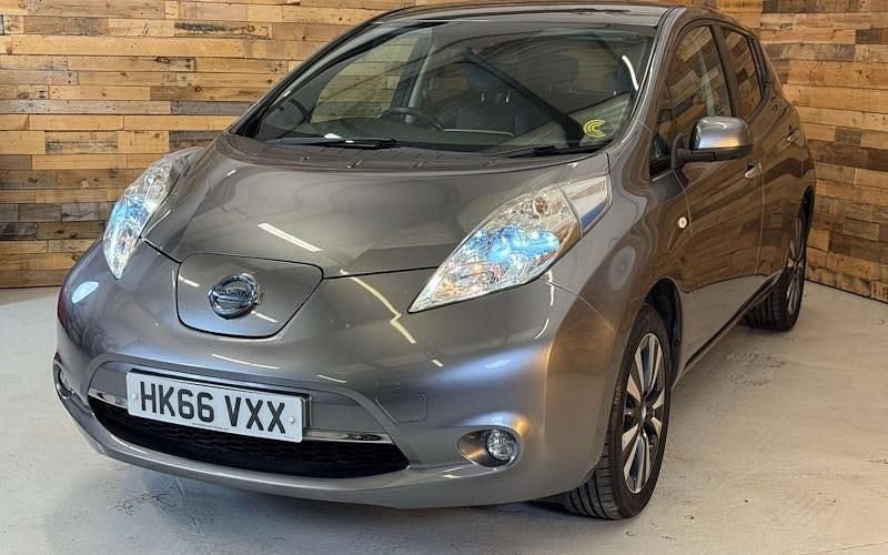 Used Nissan Leaf Tekna 80 kW (109 HP) 2017 Hatchback