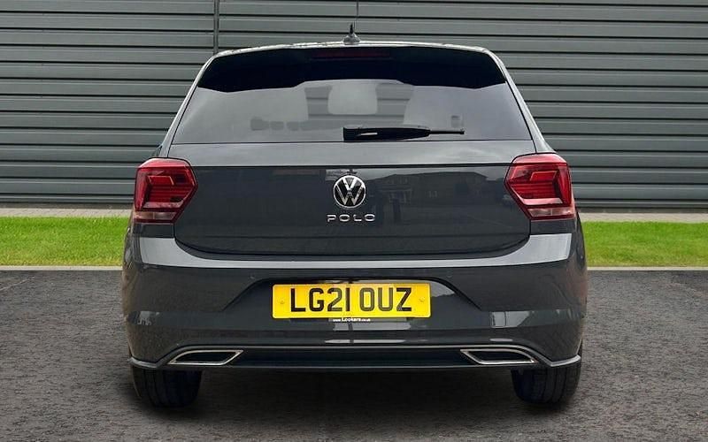 Begagnad VW Polo R-line 110 HK (80 kW) 2021 Halvkombi