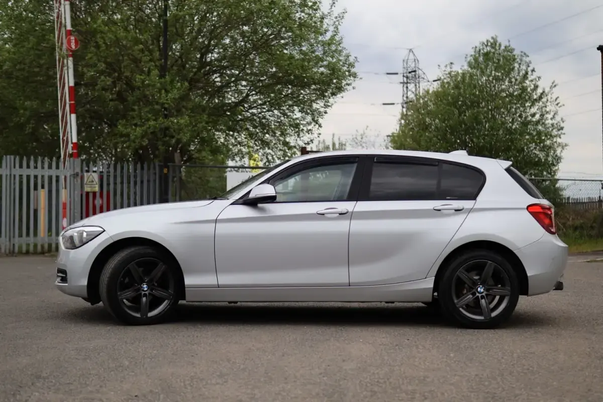 Usado BMW 116 Sport Line 2014 Plateado Utilitario