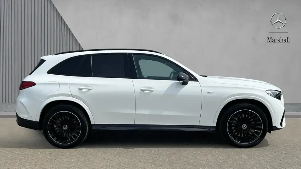 Used Mercedes GLC300e Urban 313 HP (230 kW) 2025 Polar white SUV