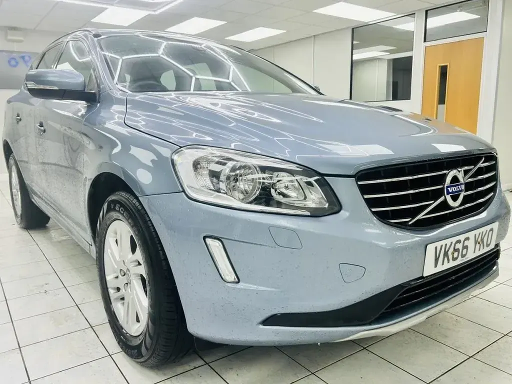 Used Volvo XC60 SE 190 HP (139 kW) 2016 Blue SUV
