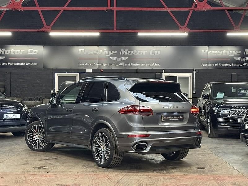 Used Porsche Cayenne 262 HP (192 kW) 2015 Grey SUV