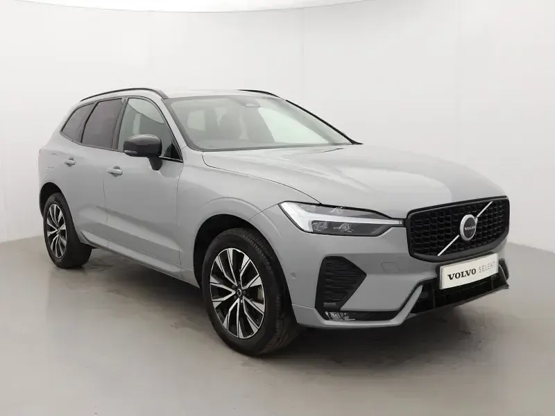 Usado Volvo XC60 Plus 247 HP (181 kW) 2025 Cinzento SUV