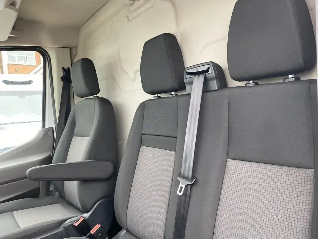 Second-hand Ford Transit 130 CP (95 kW) 2023 Alb