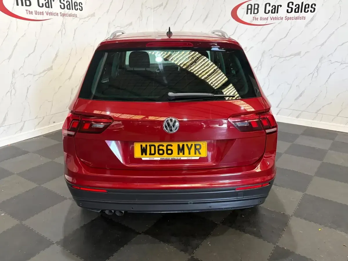 Used VW Tiguan SE 150 HP (110 kW) 2017 Red SUV