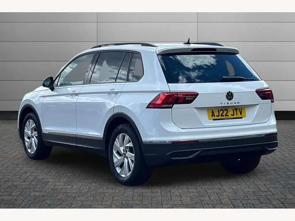 Usado VW Tiguan Life 150 CV (110 kW) 2022 Blanco SUV