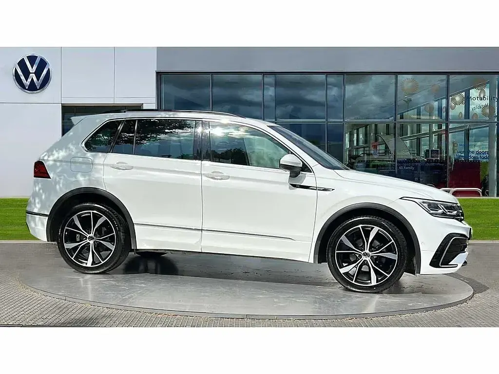 Used VW Tiguan R-line 150 HP (110 kW) 2023 White SUV