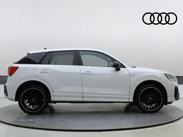 Used Audi Q2 Black Edition 150 HP (110 kW) 2021 White SUV