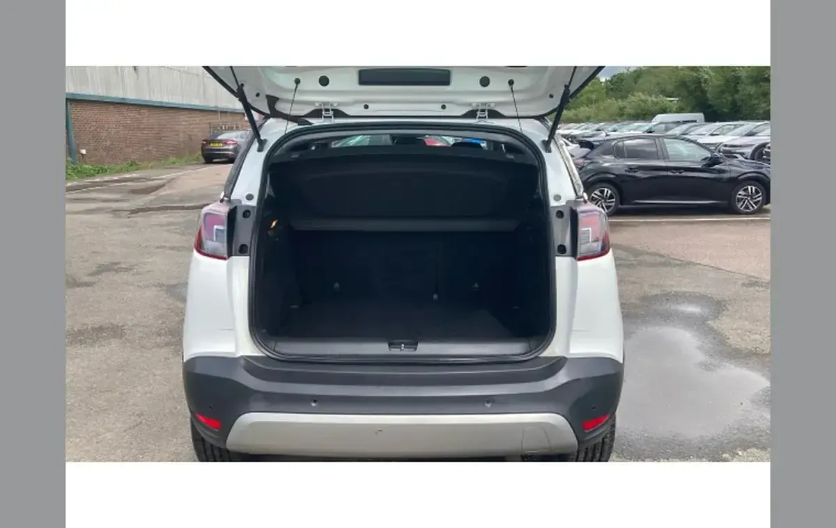 Used Vauxhall Crossland X Elite 130 HP (95 kW) 2019 White SUV
