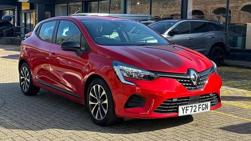 Used Renault Clio V Evolution 90 HP (66 kW) 2022 Red  Hatchback