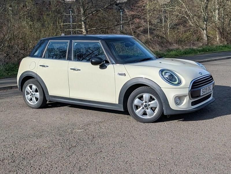 Used Mini Cooper Classic 136 HP (100 kW) 2019 White Hatchback