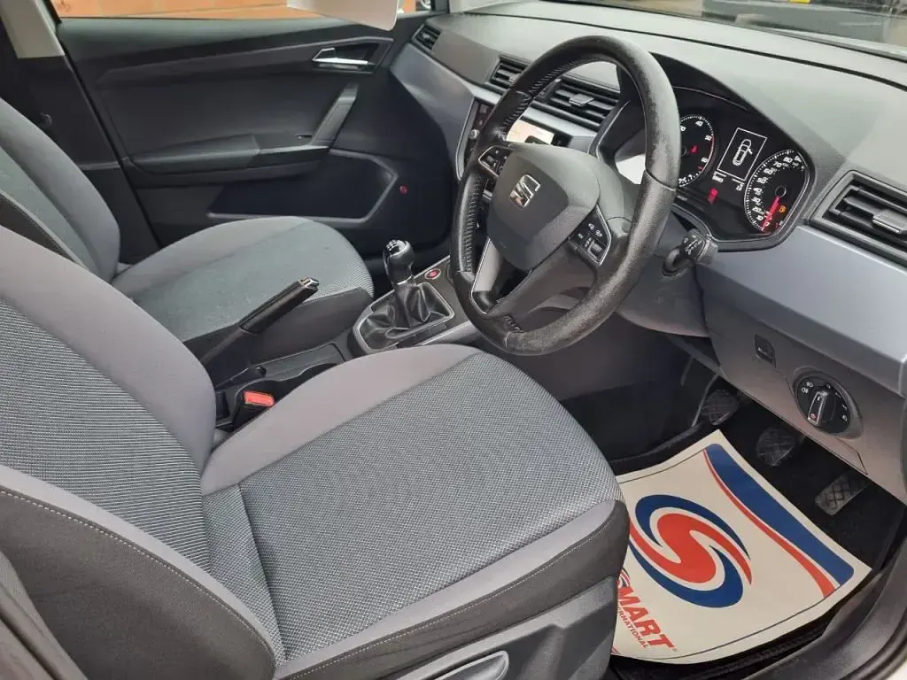 Used Seat Arona SE Technology 95 HP (69 kW) 2018 Silver SUV