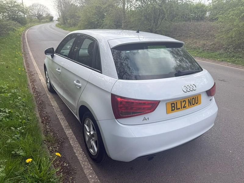 Begagnad Audi A1 Performance 105 HK (77 kW) 2012 Vit Halvkombi