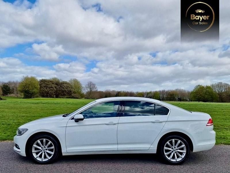 Used VW Passat Business 2016 White Sedan
