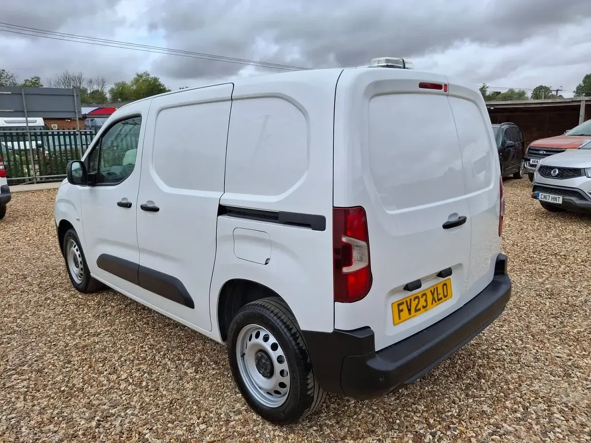 Used Peugeot Partner Premium 131 HP (96 kW) 2023 White MPV