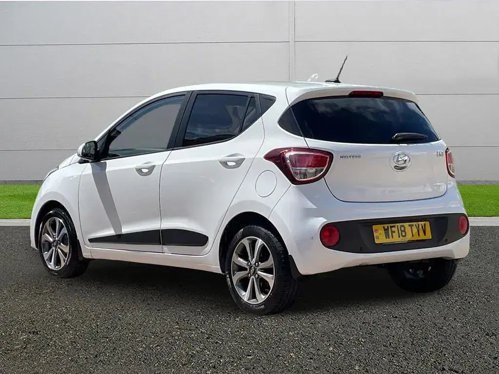 Used Hyundai i10 Premium SE 87 HP (63 kW) 2018 White Hatchback
