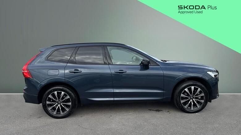 Second-hand Volvo XC60 Plus 197 CP (144 kW) 2023 Albastru SUV