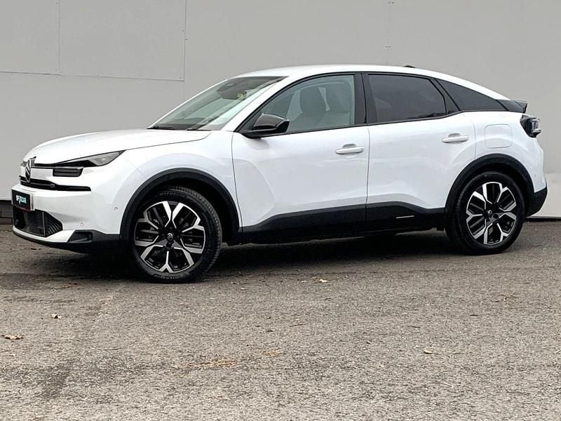 Begagnad Citroën e-C4 114 kW (156 HK) 2025 Vit Halvkombi