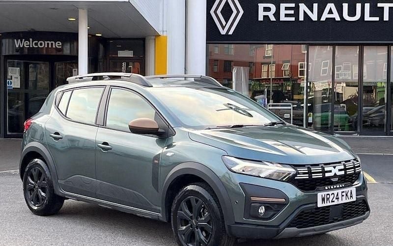 Green Used 2024 Dacia Sandero Extreme Hatchback | £13,997 (Good price) - Image 1/3