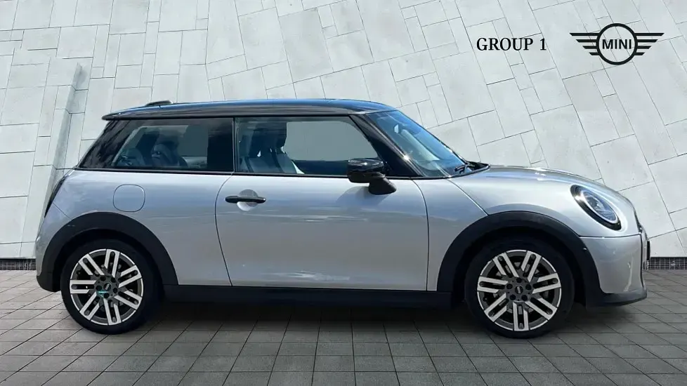 Used Mini Cooper Hatch 154 HP (113 kW) 2024 Silver Hatchback