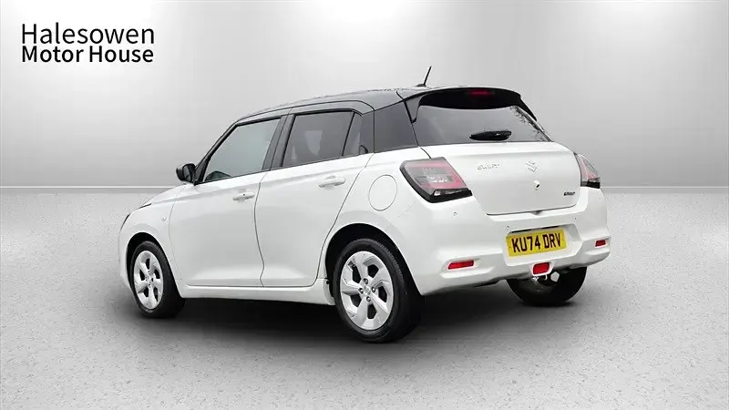 Begagnad Suzuki Swift 82 HK (60 kW) 2024 Vit Halvkombi