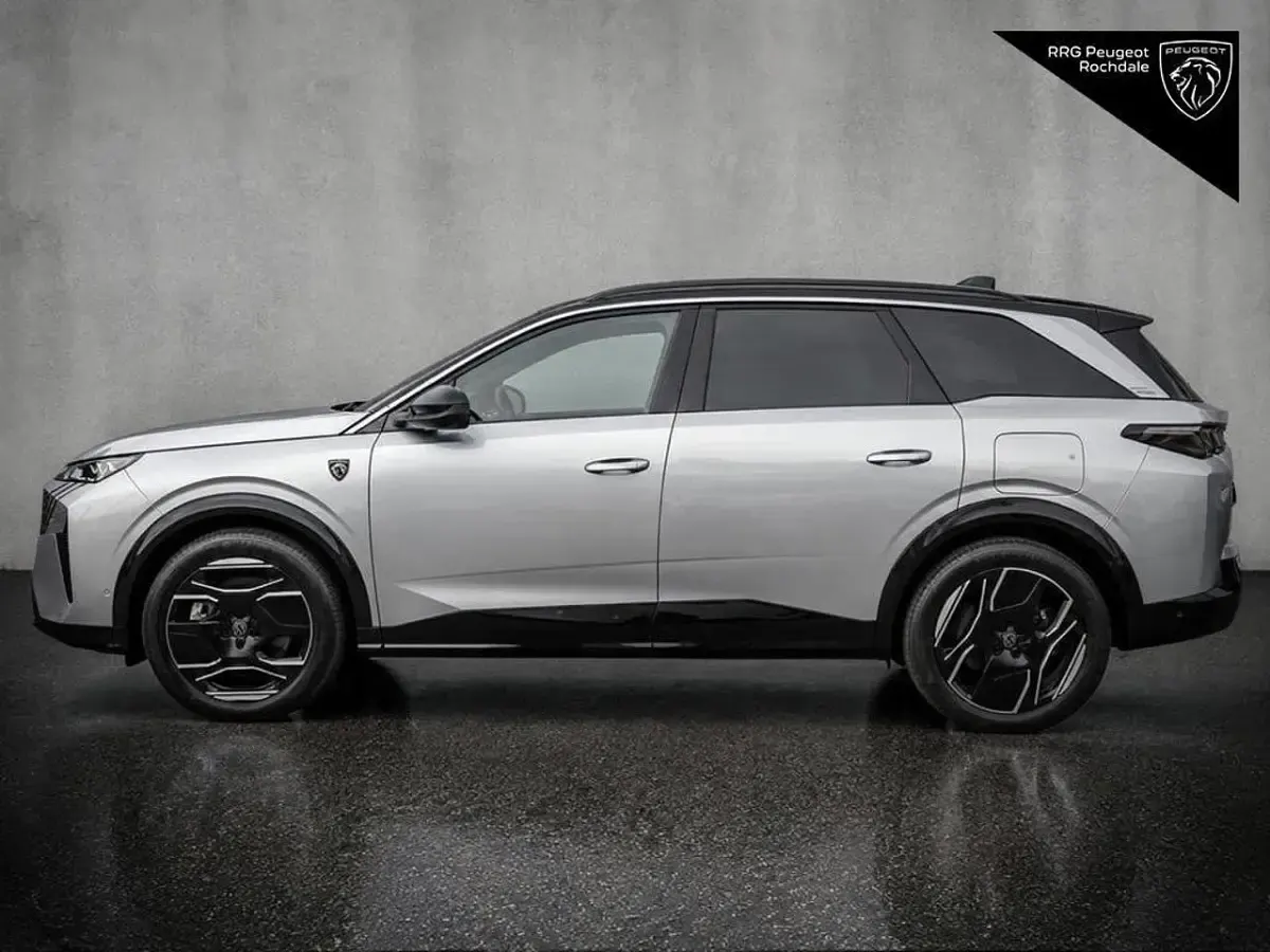 Usado Peugeot 5008 GTi 156 kW (213 HP) 2024 Cinzento SUV