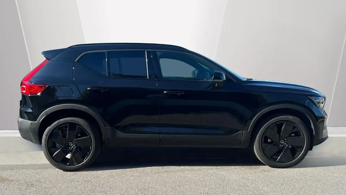 Used Volvo XC40 Plus 197 HP (144 kW) 2026 Black SUV