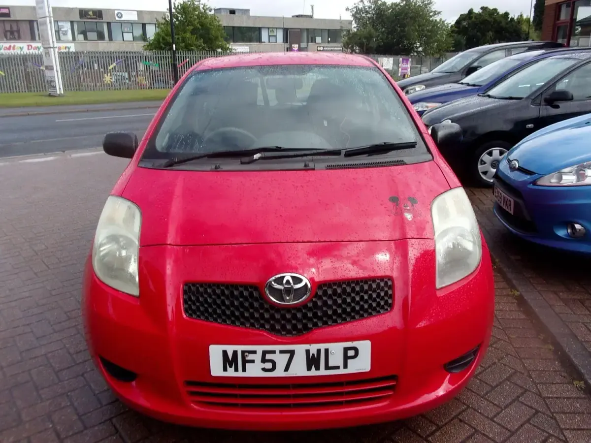 Used Toyota Yaris T2 69 HP (50 kW) 2007 Red Hatchback