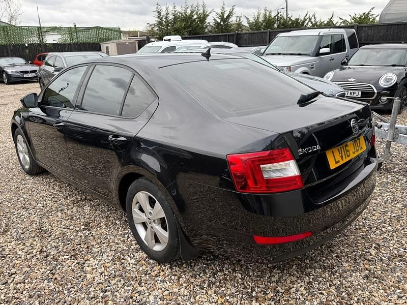 Used Skoda Octavia SE L 184 HP (135 kW) 2016 Black Hatchback
